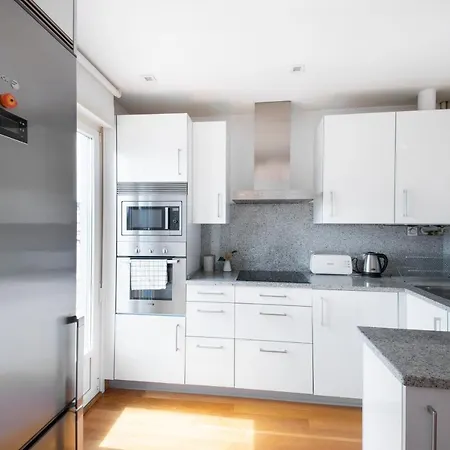 Modern With Spacious Terrace Daire San Sebastián