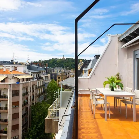 Apartment Modern With Spacious Terrace