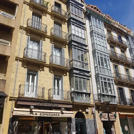 Modern With Spacious Terrace San Sebastián