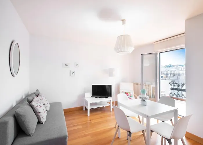 Modern With Spacious Terrace *